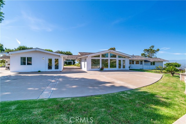 13 Buggy Whip Drive, Rolling Hills CA: https://media.crmls.org/medias/dfcac315-cd2f-41ef-ad8f-15de9229ecc6.jpg