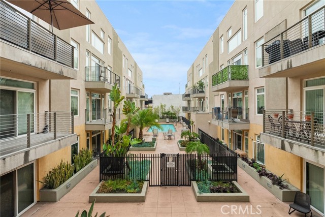 Detail Gallery Image 4 of 24 For 250 N First St #336,  Burbank,  CA 91502 - 2 Beds | 2 Baths