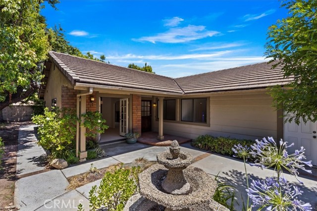 Detail Gallery Image 1 of 31 For 23943 via Rosa Linda, Valencia,  CA 91355 - 3 Beds | 2 Baths