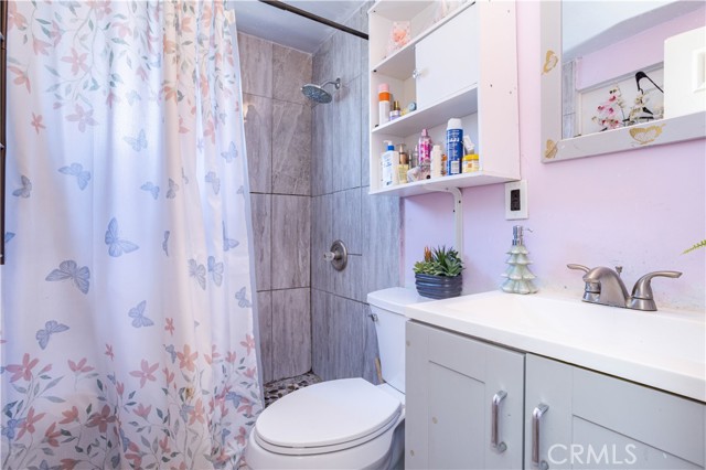 27703 Walnut Springs Avenue, Canyon Country CA: https://media.crmls.org/medias/dfcbbaa7-e23e-444c-beef-49df12d5554b.jpg