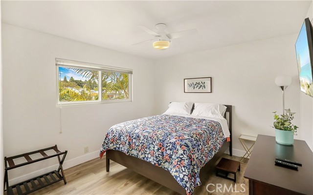 617 Iris Avenue, Corona del Mar CA: https://media.crmls.org/medias/dfcc280f-6cc9-43d1-ad24-516a45725afe.jpg