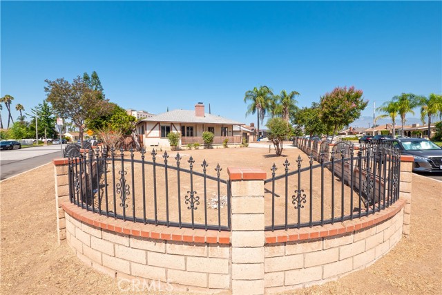 2306 W Cedarwood Street, West Covina CA: https://media.crmls.org/medias/dfcc3b6b-8717-46b9-a116-b6fa99ff0a7c.jpg