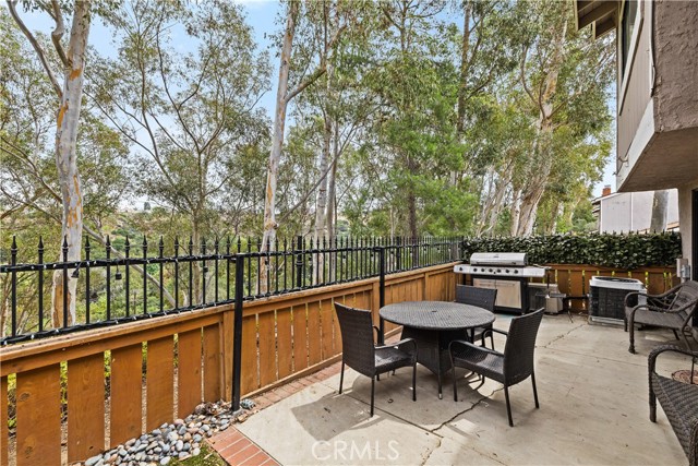 Detail Gallery Image 12 of 32 For 6577 E Camino #5,  Anaheim,  CA 92807 - 3 Beds | 2/1 Baths