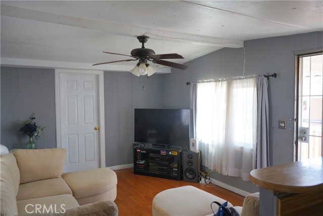 Detail Gallery Image 7 of 17 For 17255 Valley Blvd Sp 12w, Fontana,  CA 92335 - 2 Beds | 1 Baths