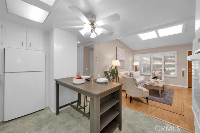 Detail Gallery Image 16 of 32 For 1491 Golden Rain Rd 91j,  Seal Beach,  CA 90740 - 2 Beds | 2 Baths