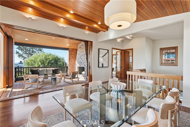 Detail Gallery Image 8 of 37 For 624 6th St, Manhattan Beach,  CA 90266 - 5 Beds | 4 Baths