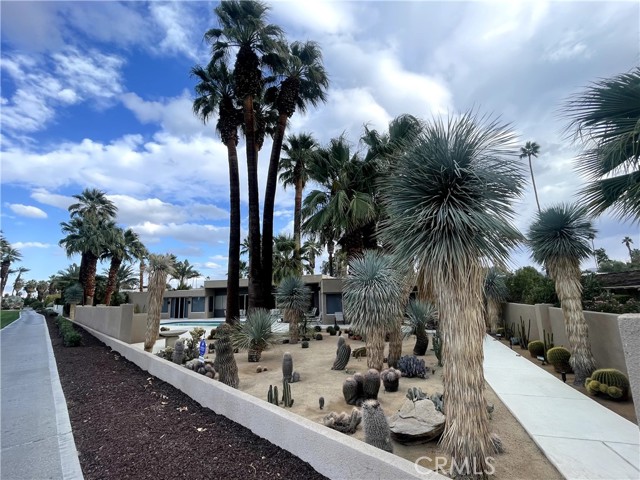 40231 Club View Drive, Rancho Mirage CA: https://media.crmls.org/medias/dfce36ce-f237-4242-a073-49e9e299a17e.jpg