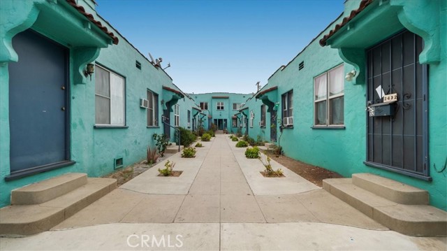 2432 Daly Street, Los Angeles CA: https://media.crmls.org/medias/dfce7c63-d3f3-4b74-853d-39901801d1e1.jpg