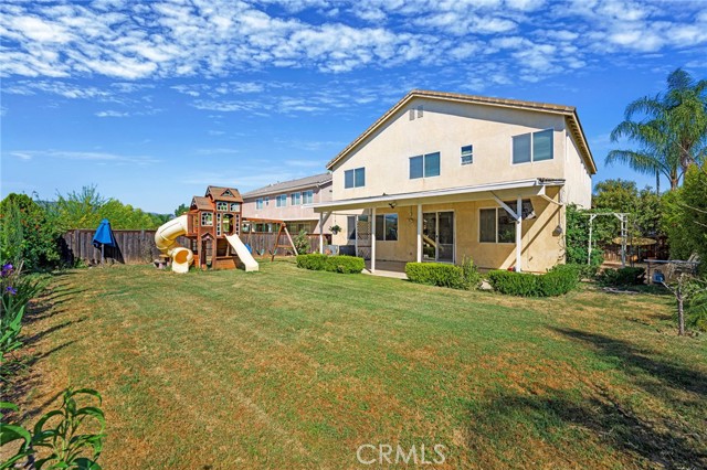 Detail Gallery Image 4 of 32 For 23281 Highland Oaks Ct, Wildomar,  CA 92595 - 4 Beds | 3 Baths