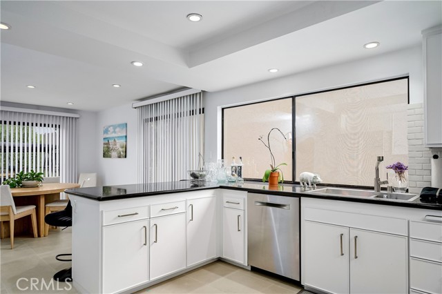 Detail Gallery Image 7 of 51 For 1359 Southwind Cir, Westlake Village,  CA 91361 - 4 Beds | 3 Baths