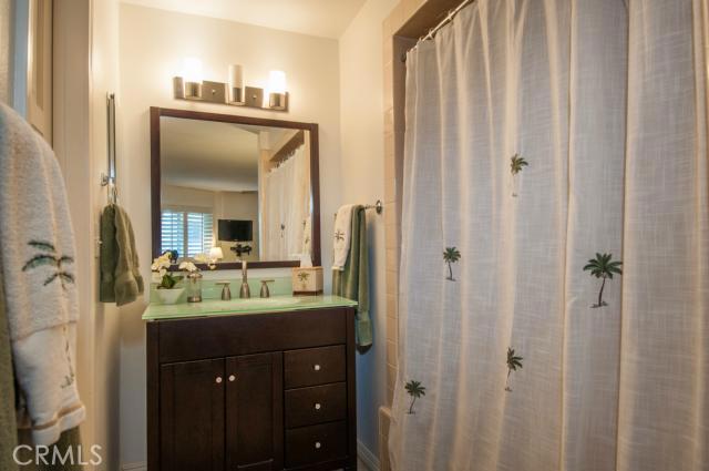 653 Manhattan Beach Boulevard, Manhattan Beach, California 90266, 2 Bedrooms Bedrooms, ,2 BathroomsBathrooms,Residential,Sold,Manhattan Beach,SB23171622