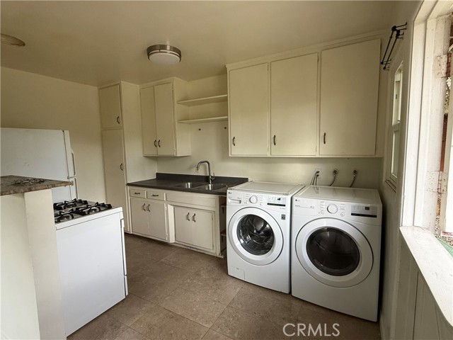 Detail Gallery Image 6 of 8 For 680 18th St #D,  Costa Mesa,  CA 92627 - 2 Beds | 1 Baths
