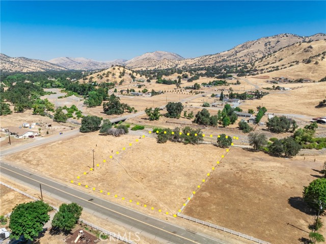 5770 Elwood, Sanger CA: https://media.crmls.org/medias/dfd03480-31f7-4e5e-be87-152828a2c945.jpg