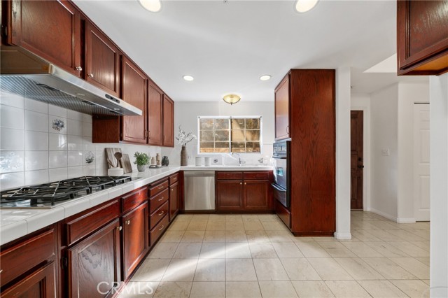 Detail Gallery Image 5 of 34 For 912 Arcadia #6,  Arcadia,  CA 91007 - 3 Beds | 2/1 Baths