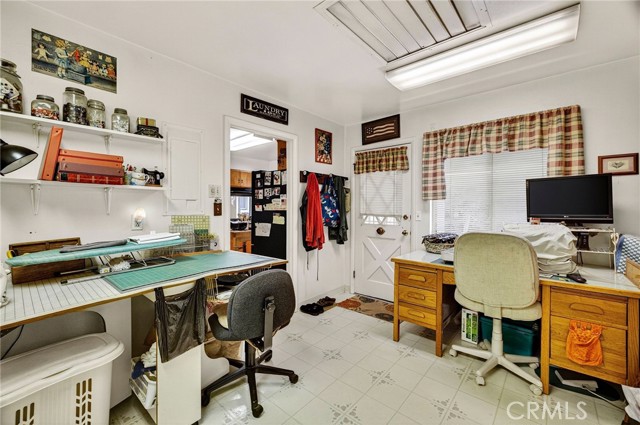 7012 State Hwy 32, Orland CA: https://media.crmls.org/medias/dfd05a12-19be-4b27-bf16-b2ddfa6a7e11.jpg