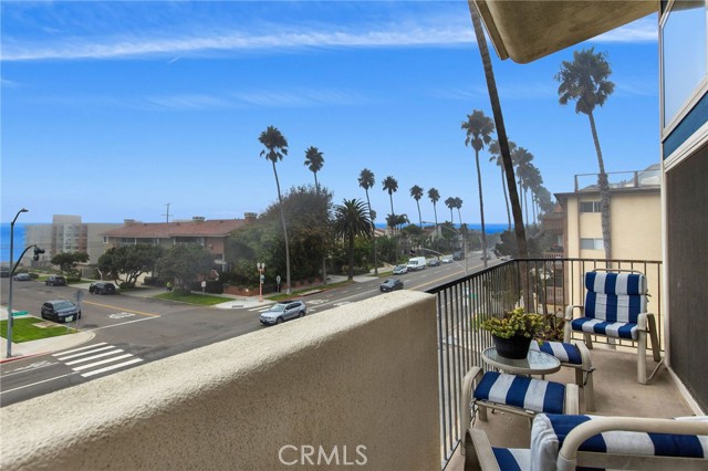 1400 Catalina Avenue, Redondo Beach, California 90277, 2 Bedrooms Bedrooms, ,2 BathroomsBathrooms,Residential,For Sale,Catalina,SB24221883