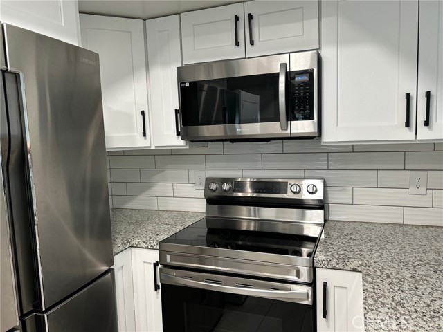 Detail Gallery Image 8 of 19 For 74443 Driftwood Dr #D,  Palm Desert,  CA 92260 - 2 Beds | 1/1 Baths