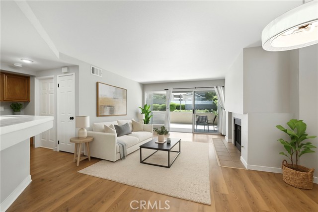 6050 Via Montanez, Camarillo CA: https://media.crmls.org/medias/dfd17693-28a2-4f4a-b441-bc7e3cf5dfcb.jpg