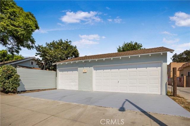 1270 W 19th Street, Long Beach CA: https://media.crmls.org/medias/dfd1c76c-3289-4b05-8d97-781d77d748e6.jpg