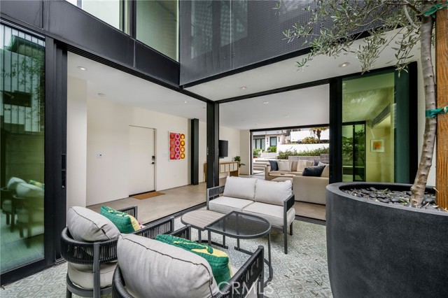 2821 Alma Avenue, Manhattan Beach CA: https://media.crmls.org/medias/dfd24b61-67c8-4dc3-97ae-9b31fdf05352.jpg