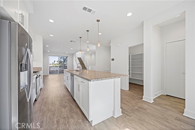 Detail Gallery Image 6 of 37 For 645 W 17th St, Costa Mesa,  CA 92627 - 3 Beds | 2/2 Baths