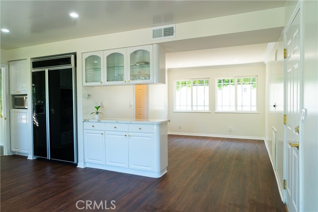 Detail Gallery Image 12 of 39 For 24060 Hatteras St, Woodland Hills,  CA 91367 - 5 Beds | 5 Baths