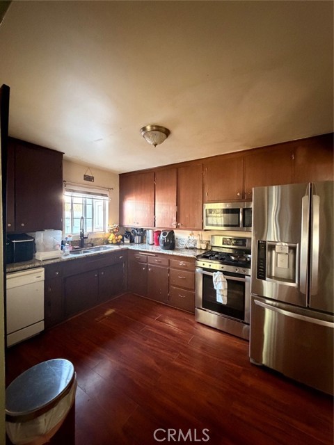 Detail Gallery Image 6 of 26 For 2403 W Almond Ave, Orange,  CA 92868 - 3 Beds | 2 Baths