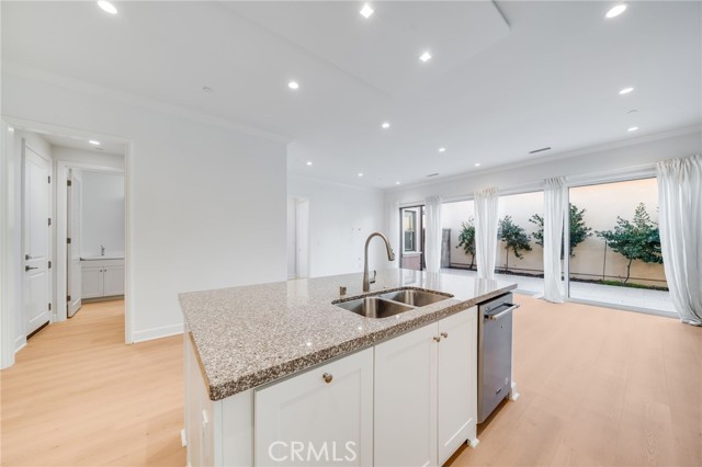 Detail Gallery Image 2 of 35 For 64 Meander, Irvine,  CA 92620 - 3 Beds | 2/1 Baths