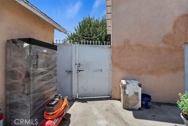 1218 S Sultana Avenue, Ontario CA: https://media.crmls.org/medias/dfd512cd-90f2-476c-ad93-48c235bdccfb.jpg