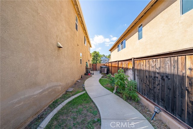 Detail Gallery Image 31 of 39 For 25418 Singleleaf St, Corona,  CA 92883 - 5 Beds | 3/1 Baths