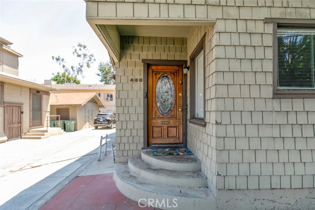 408 E Del Mar Boulevard, Pasadena CA: https://media.crmls.org/medias/dfd602ad-d90d-4b3d-8363-c8f1371579d5.jpg