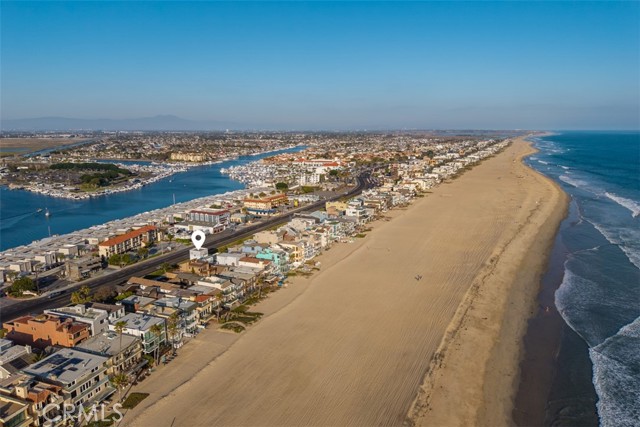 55 B Surfside Avenue, Surfside CA: https://media.crmls.org/medias/dfd67d6e-5553-4488-bcfb-a05cca4bc303.jpg