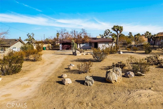 Detail Gallery Image 3 of 42 For 7011 La Habra Ave, Yucca Valley,  CA 92284 - 2 Beds | 2 Baths