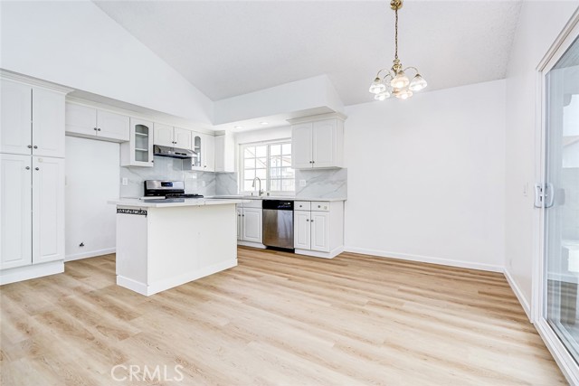 20102 Plaza De Madrid, Cerritos CA: https://media.crmls.org/medias/dfd72bf4-0d75-4c7d-b6f5-bc9433d3874b.jpg