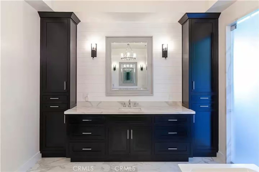 https://media.crmls.org/medias/dfd73854-0f3c-4e9a-aada-a1c333896297.jpg?preset=X-Large