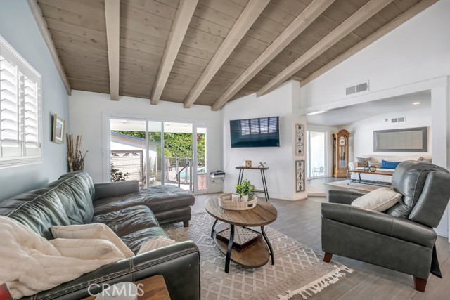 Detail Gallery Image 12 of 49 For 4922 Swinton Ave, Encino,  CA 91436 - 3 Beds | 2 Baths