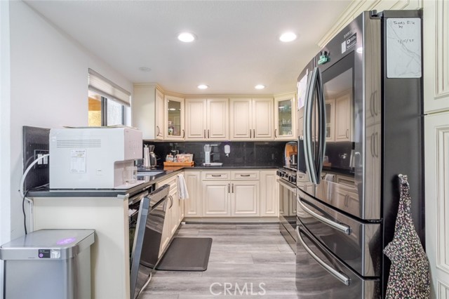 Detail Gallery Image 13 of 31 For 236 N Louise St #104,  Glendale,  CA 91206 - 2 Beds | 2 Baths