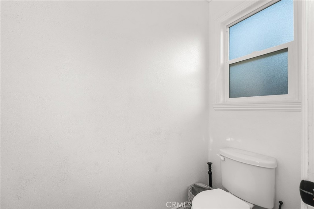https://media.crmls.org/medias/dfd80974-a6c2-407a-b1a7-1ebd311e5194.jpg?preset=X-Large