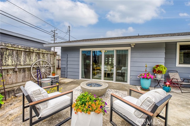 494 S Whipple Street, Fort Bragg CA: https://media.crmls.org/medias/dfd82360-f7fe-470a-b68a-4f621bb95021.jpg