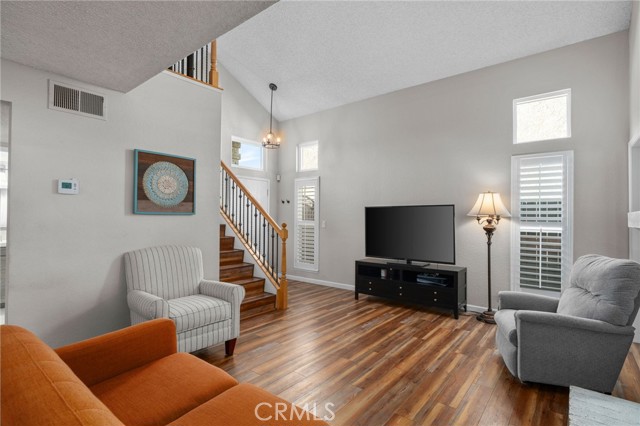 Detail Gallery Image 4 of 26 For 10634 Countryside Dr, Rancho Cucamonga,  CA 91730 - 3 Beds | 2/1 Baths