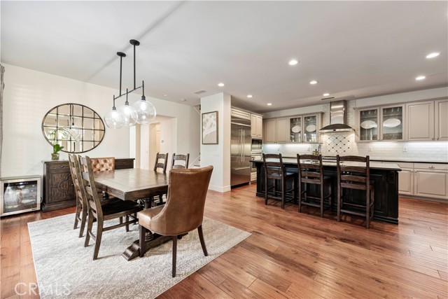 Detail Gallery Image 9 of 50 For 26101 Knoll Ct, Valencia,  CA 91381 - 5 Beds | 3/1 Baths