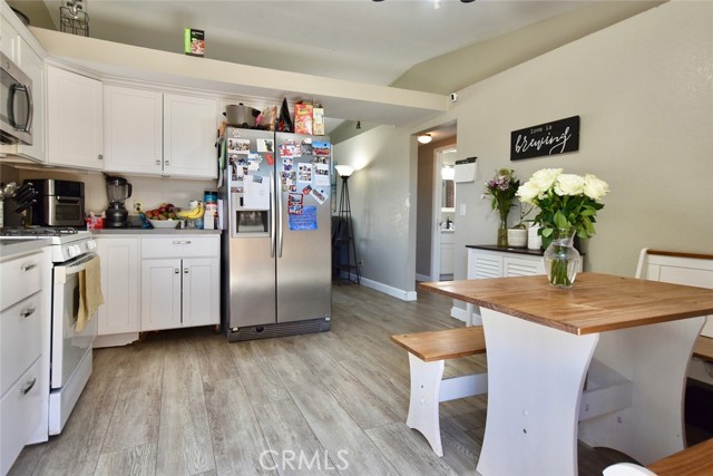 Detail Gallery Image 8 of 22 For 200 Oak Meadow Ln, Paso Robles,  CA 93446 - 2 Beds | 1 Baths