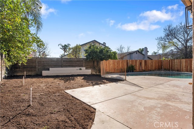 Detail Gallery Image 13 of 46 For 6107 Cartagena Ave, Bakersfield,  CA 93313 - 4 Beds | 3 Baths