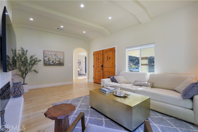 12426 Idaho Avenue, Los Angeles CA: https://media.crmls.org/medias/dfda8b51-733d-40d7-aa45-0822e29c1cd5.jpg