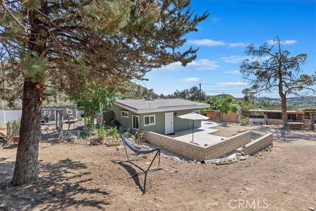 1946 Desert Front Road, Wrightwood CA: https://media.crmls.org/medias/dfda9736-fae5-49bb-b8e9-db31a24d0c09.jpg