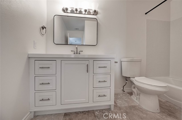 21981 Rimhurst Drive, Lake Forest CA: https://media.crmls.org/medias/dfdad719-7d5d-41df-a85d-a450c54e5a40.jpg