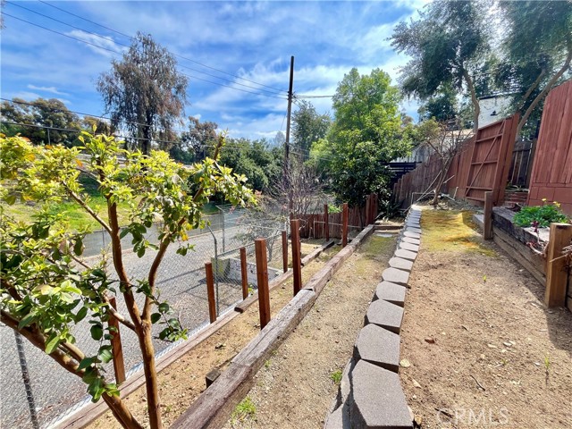 Detail Gallery Image 28 of 31 For 2350 Highbury Ave, Los Angeles,  CA 90032 - 5 Beds | 2 Baths