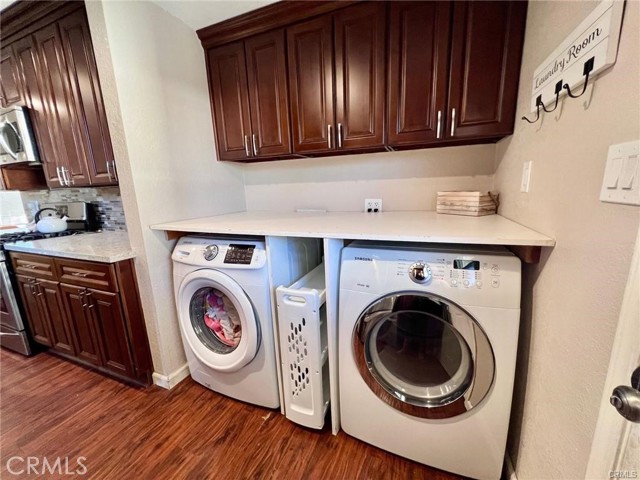 Detail Gallery Image 16 of 30 For 6944 Aura Ave, Reseda,  CA 91335 - 3 Beds | 2 Baths