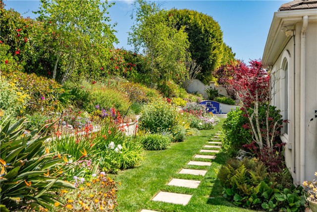 48 Santa Cruz, Rolling Hills Estates CA: https://media.crmls.org/medias/dfdb6e92-68d7-462f-be50-b88452f45ec3.jpg