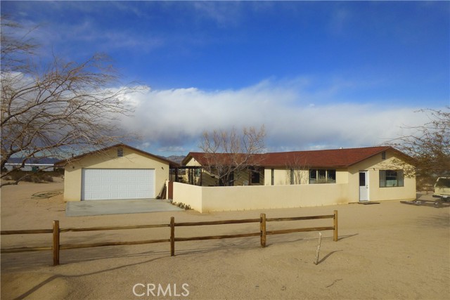 3475 Canyon Road, 29 Palms CA: https://media.crmls.org/medias/dfdb9caf-a3a5-4c0f-ad37-6023330d6e30.jpg
